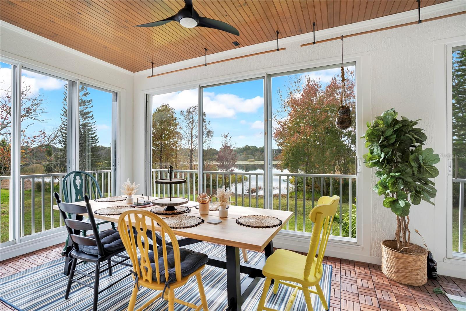 LAKESIDE PLACE - Residential