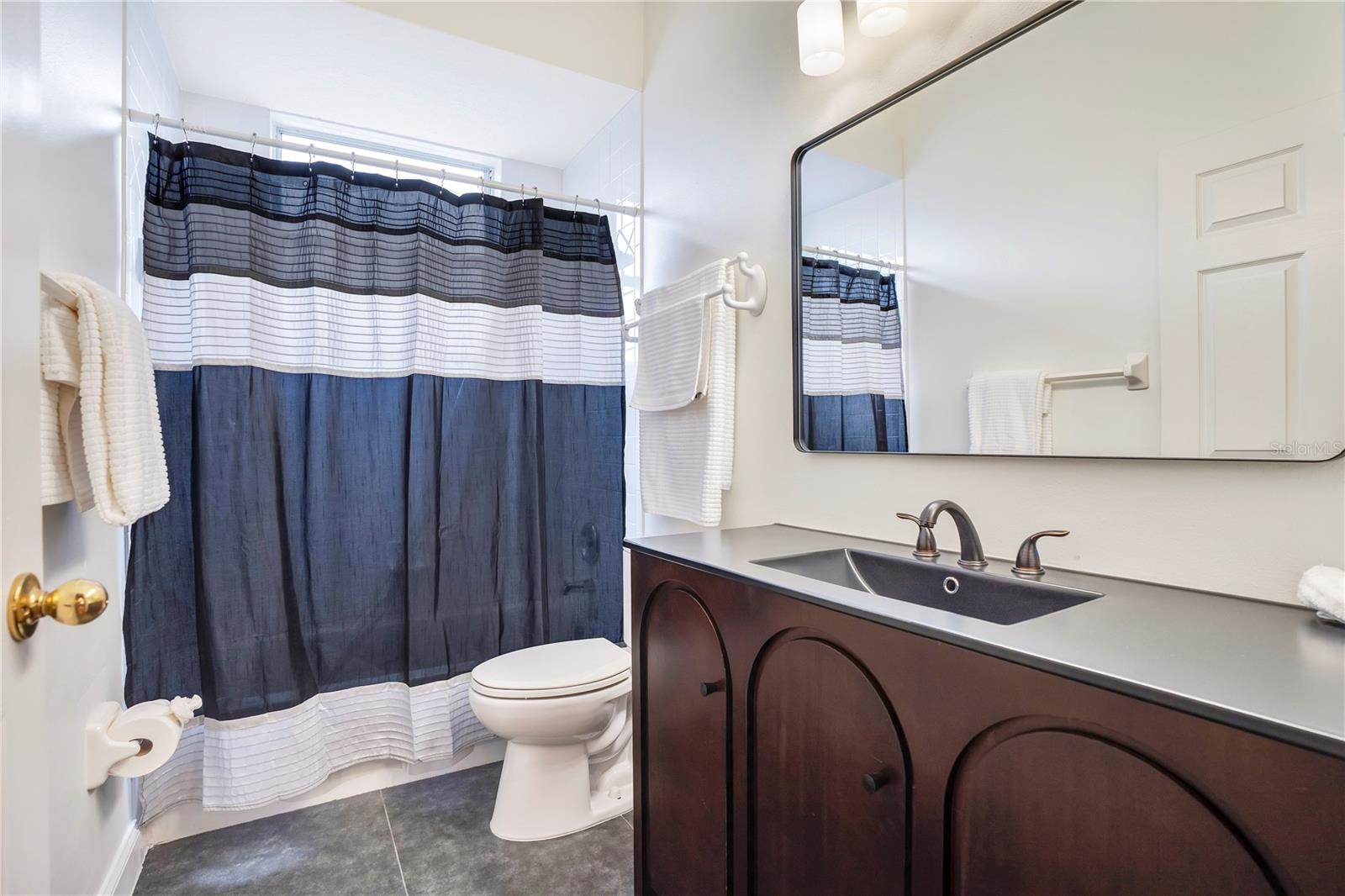 LAKESIDE PLACE - Residential