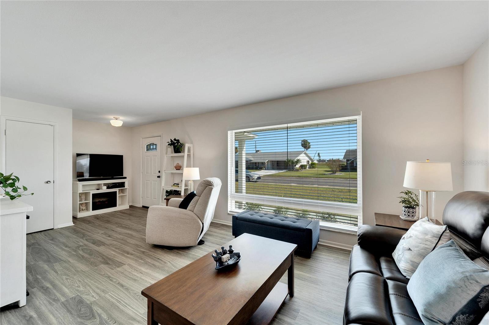 DEL WEBBS SUN CITY FLORIDA UN - Residential Lease