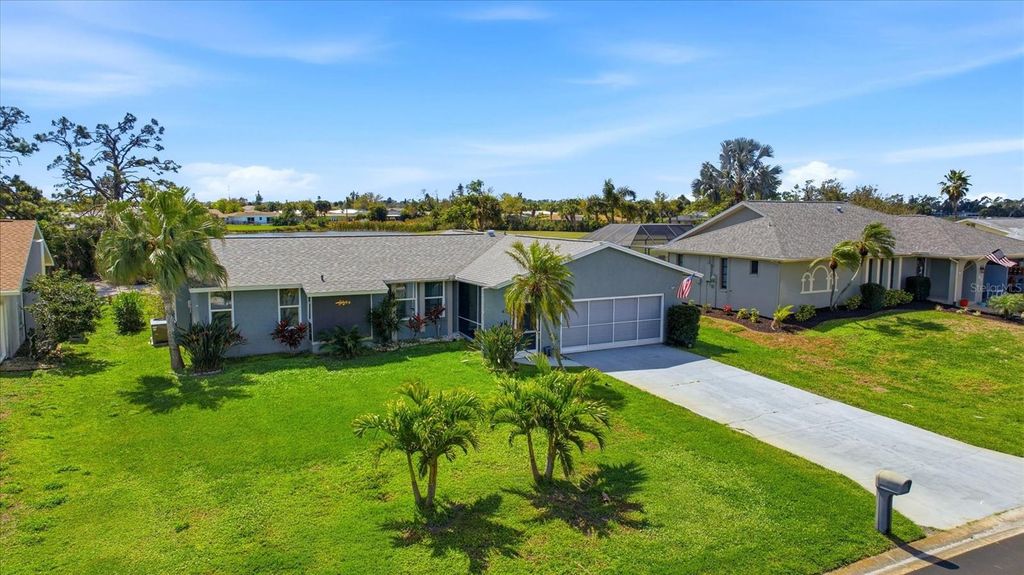 Photo of 47 Oakland Hills Place, Rotonda West, FL 33947 (MLS # D6146545)