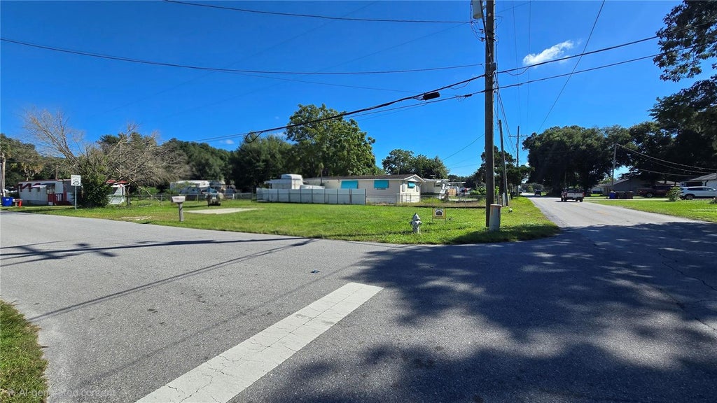 Photo of 925 Grape Avenue, Saint Cloud, FL 34769 (MLS # S5159454)