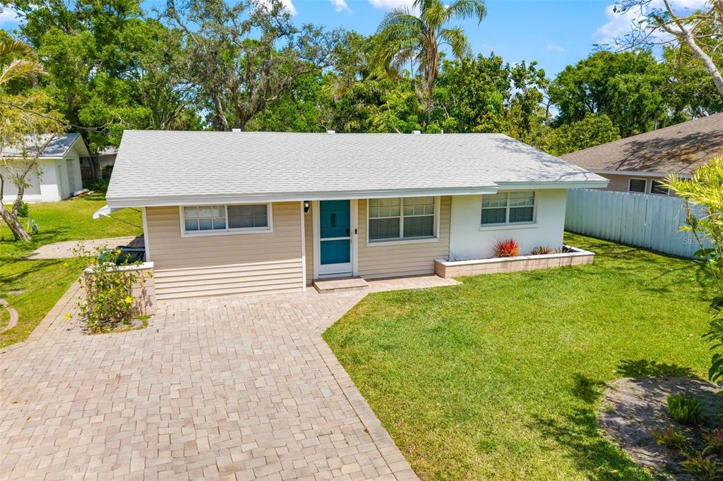 Photo of 2225 Alice Road, Sarasota, FL 34231 (MLS # A4663299)
