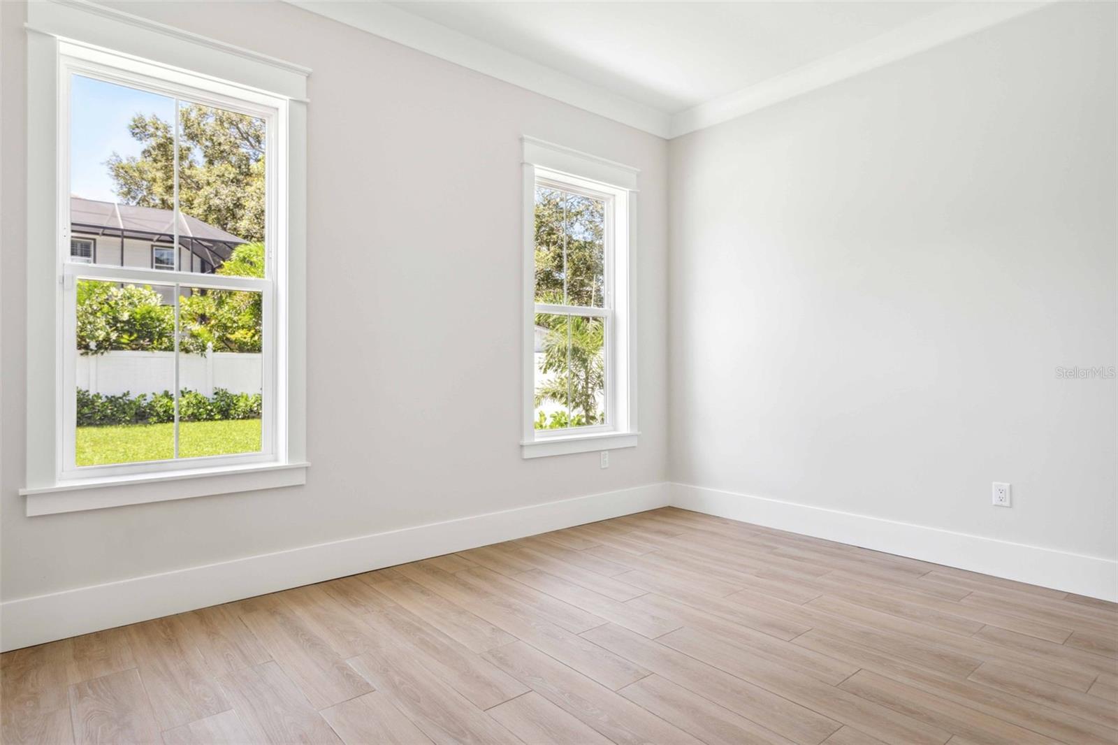 LYNWOOD - Residential