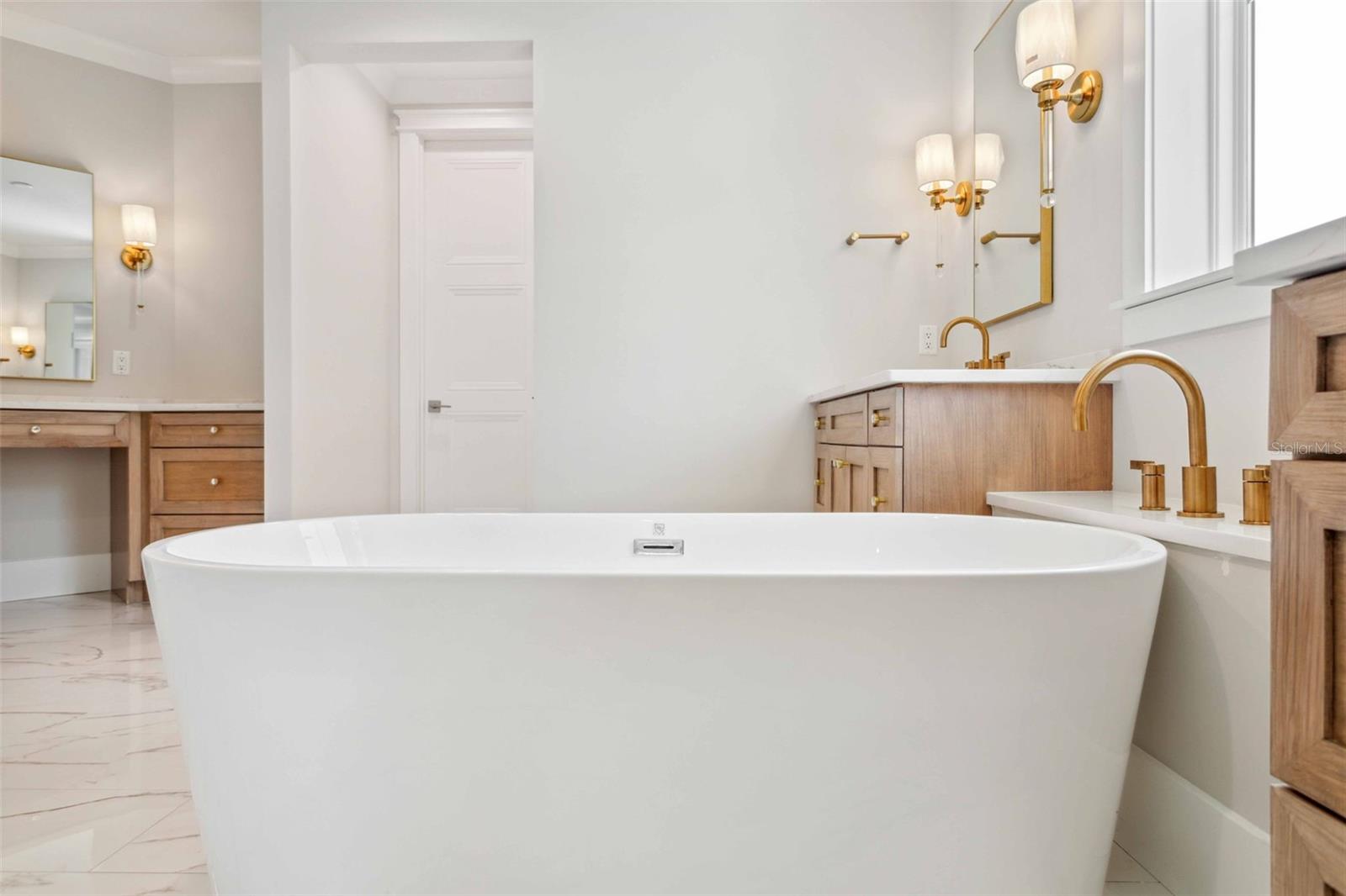 LYNWOOD - Residential