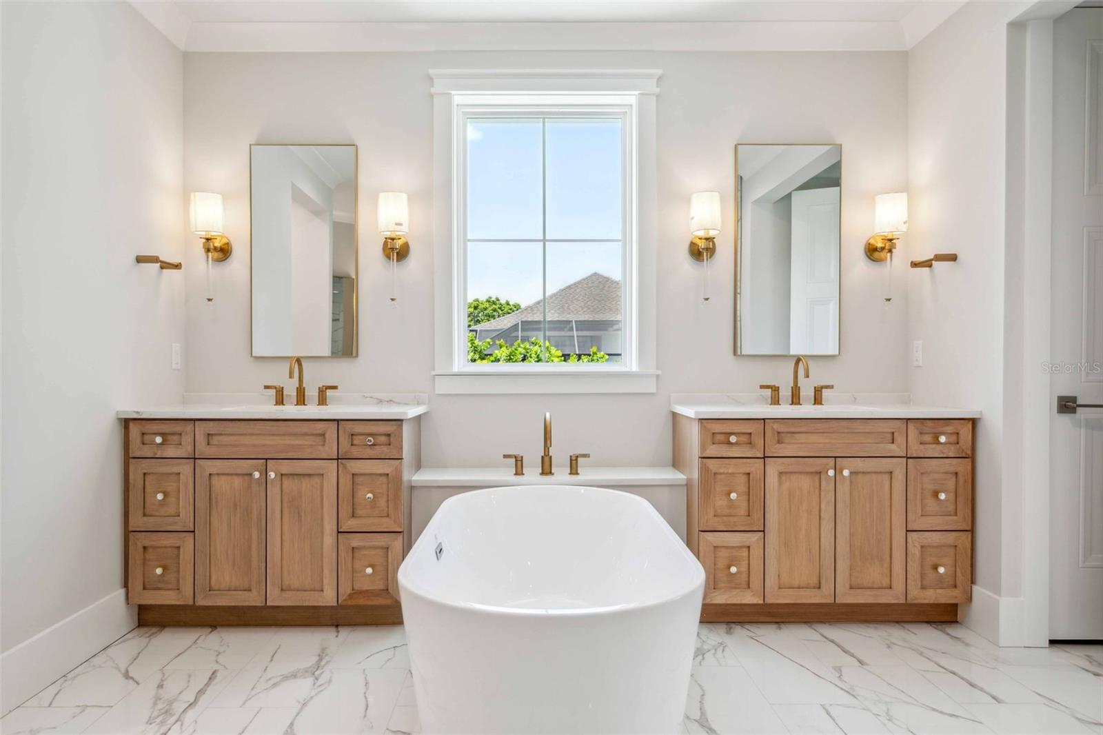 LYNWOOD - Residential