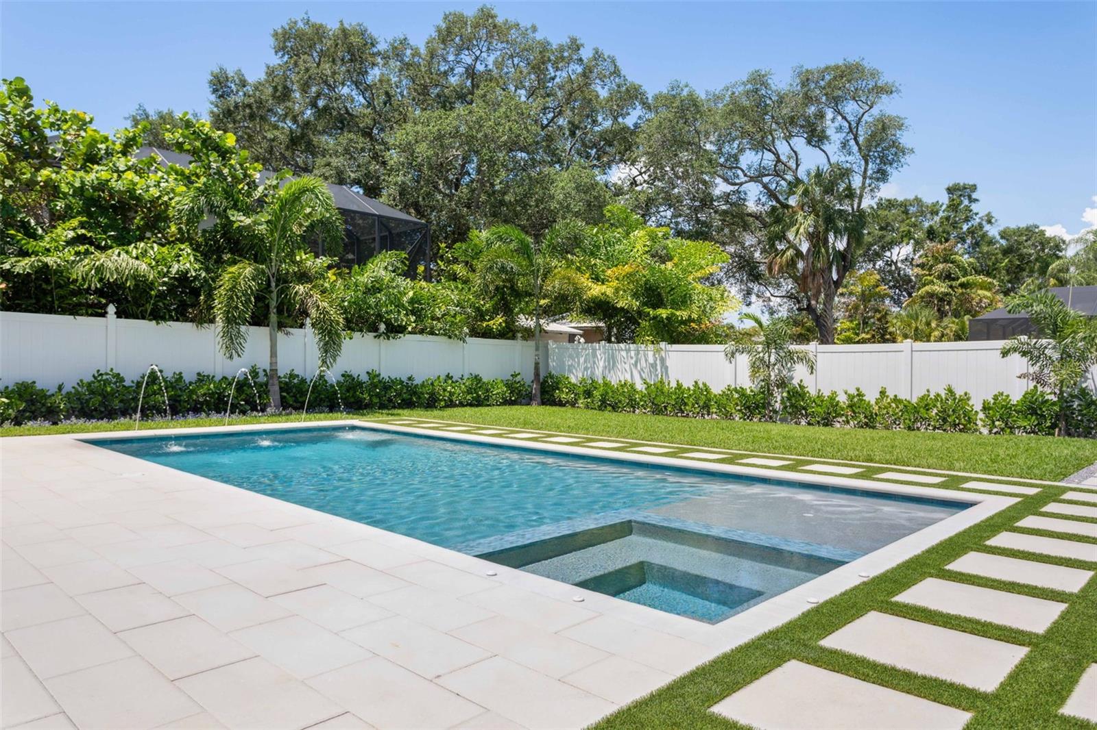 LYNWOOD - Residential