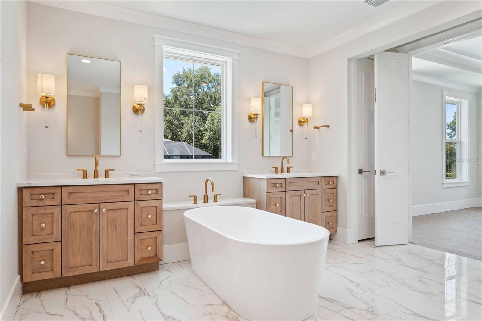 LYNWOOD - Residential