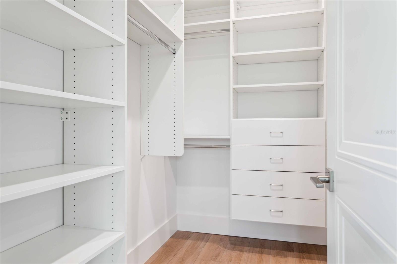 LYNWOOD - Residential