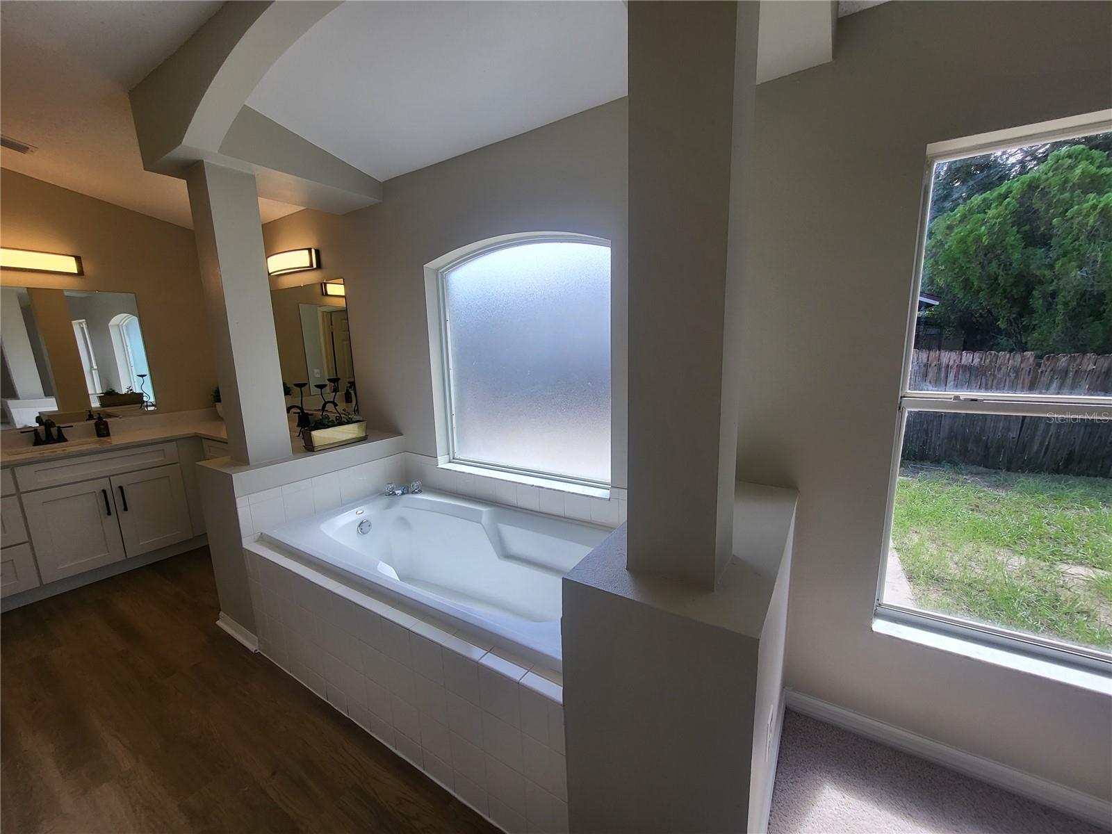 OAKTREE VILLAGE - Residential