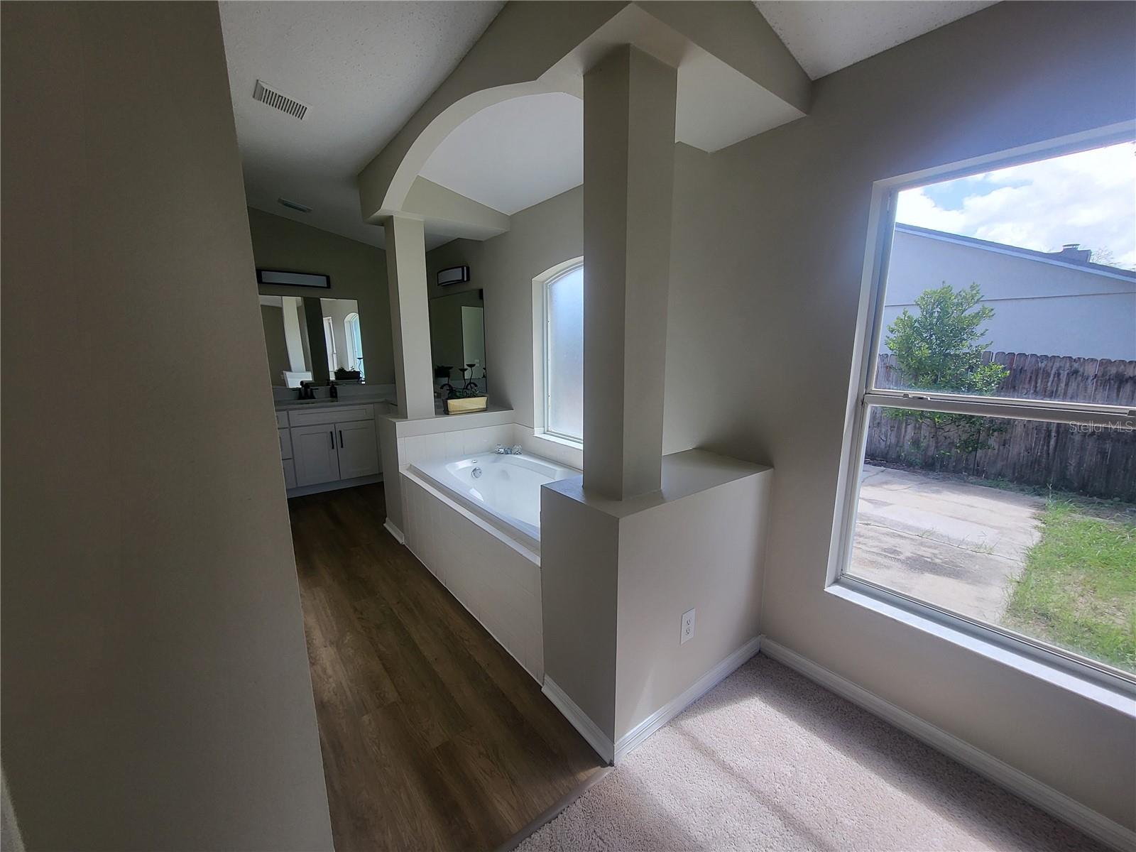 OAKTREE VILLAGE - Residential