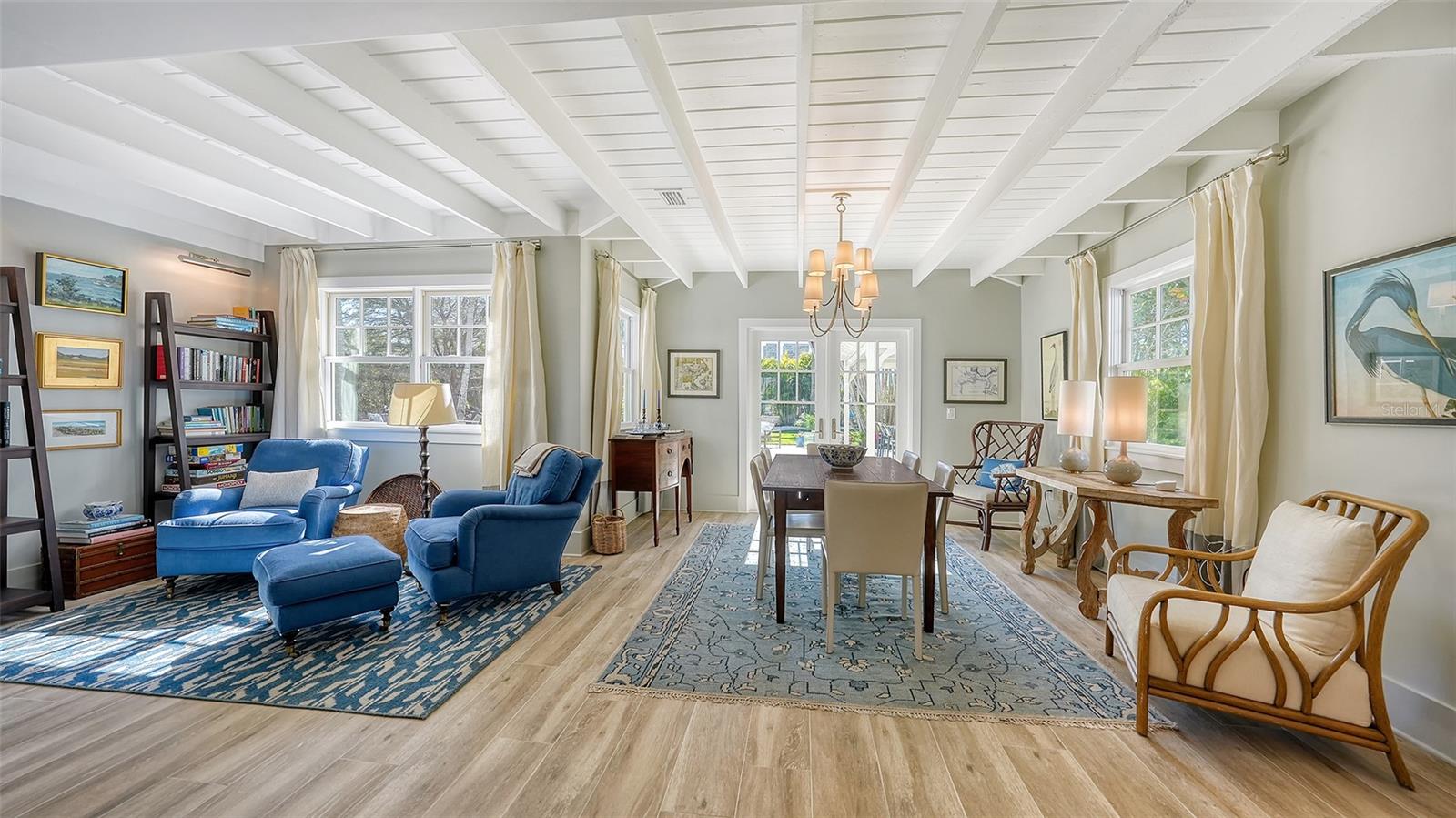 SLEEPY LAGOON - Residential