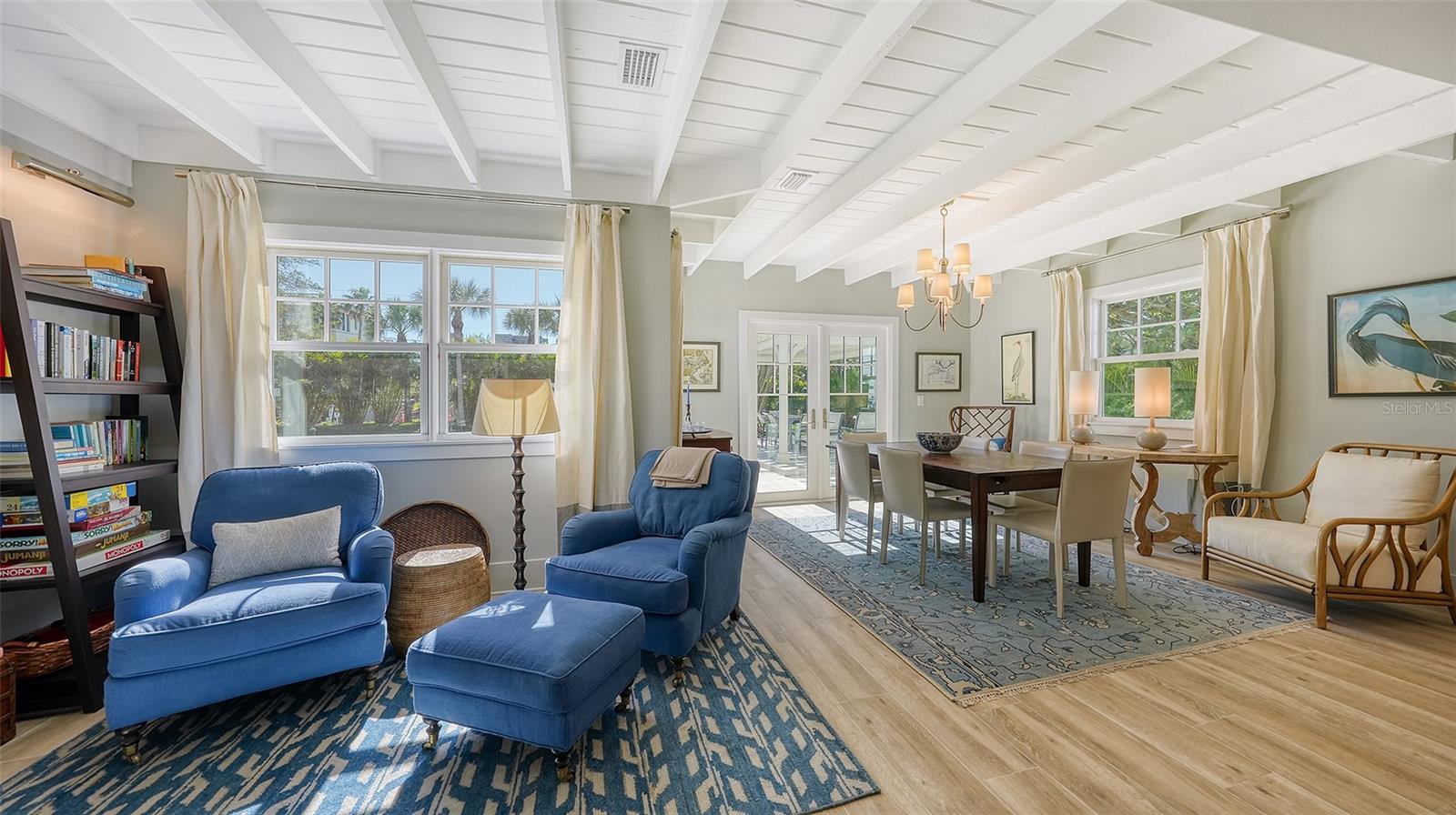 SLEEPY LAGOON - Residential