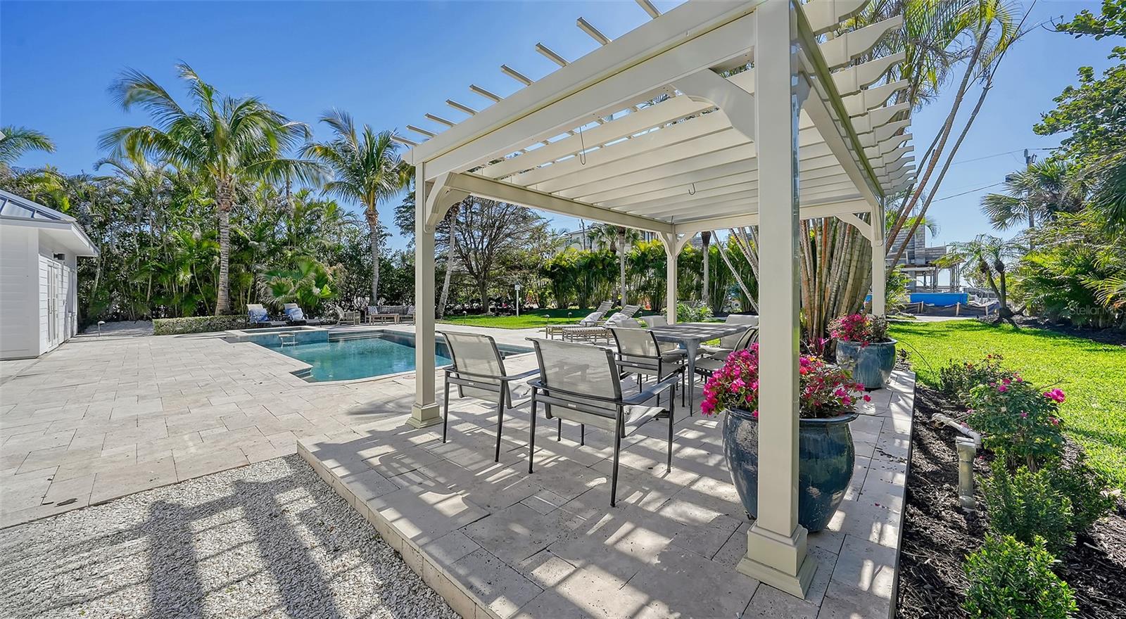 SLEEPY LAGOON - Residential