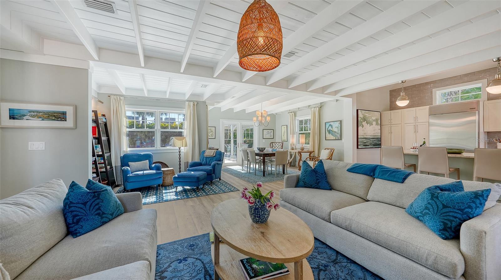 SLEEPY LAGOON - Residential