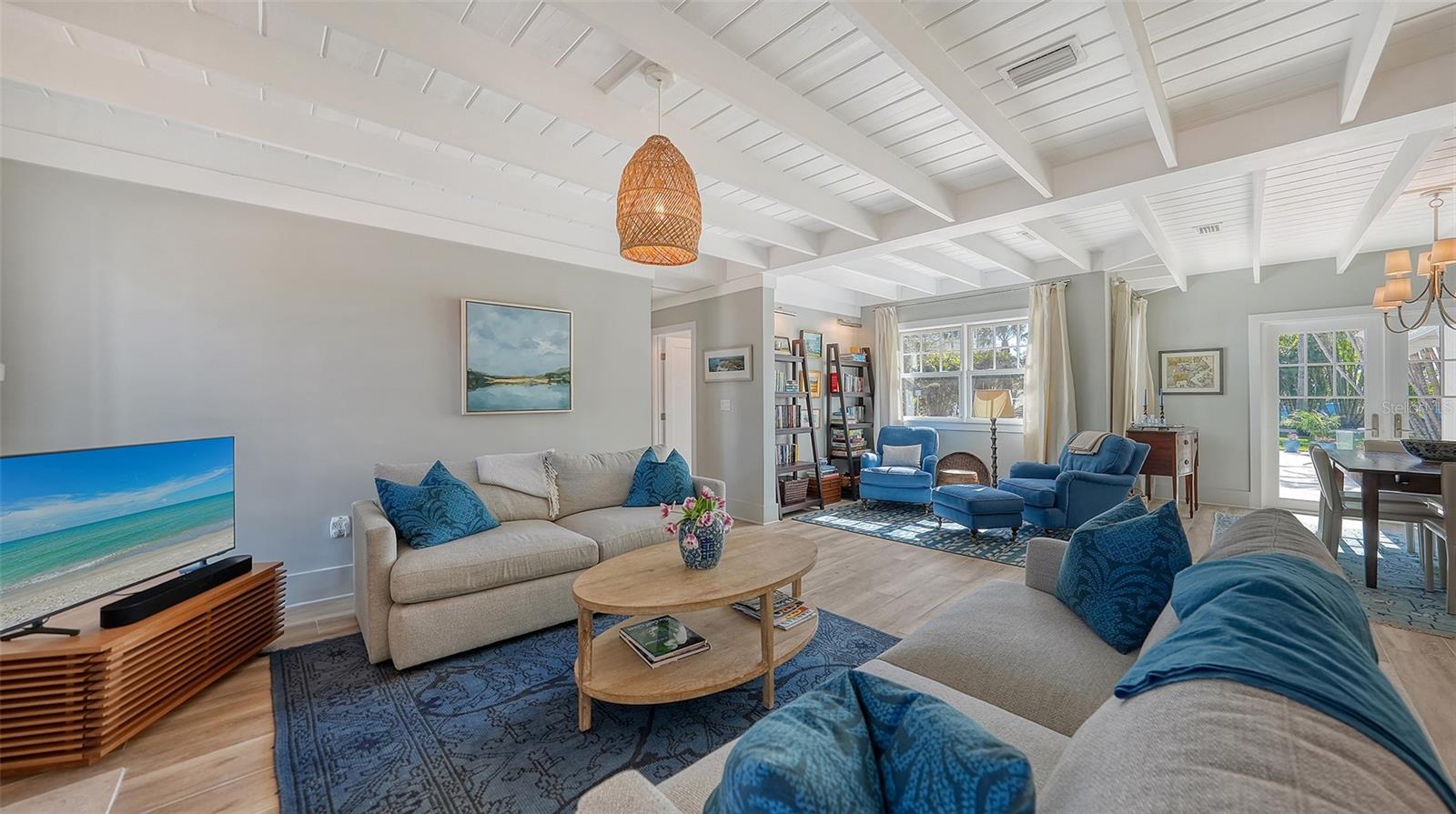 SLEEPY LAGOON - Residential