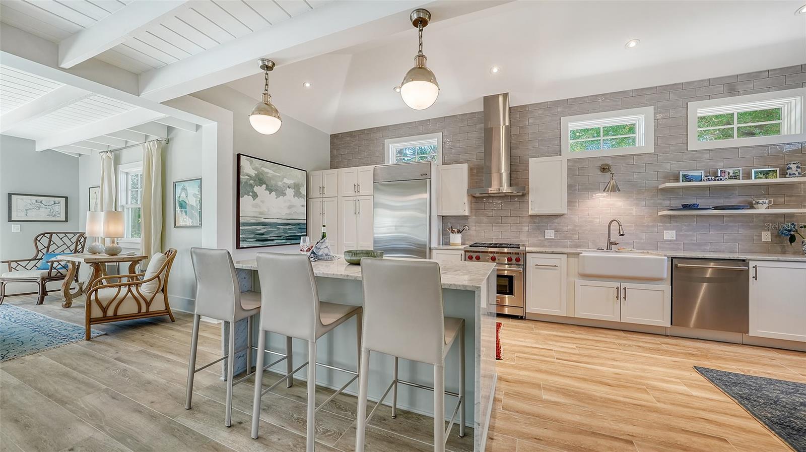 SLEEPY LAGOON - Residential