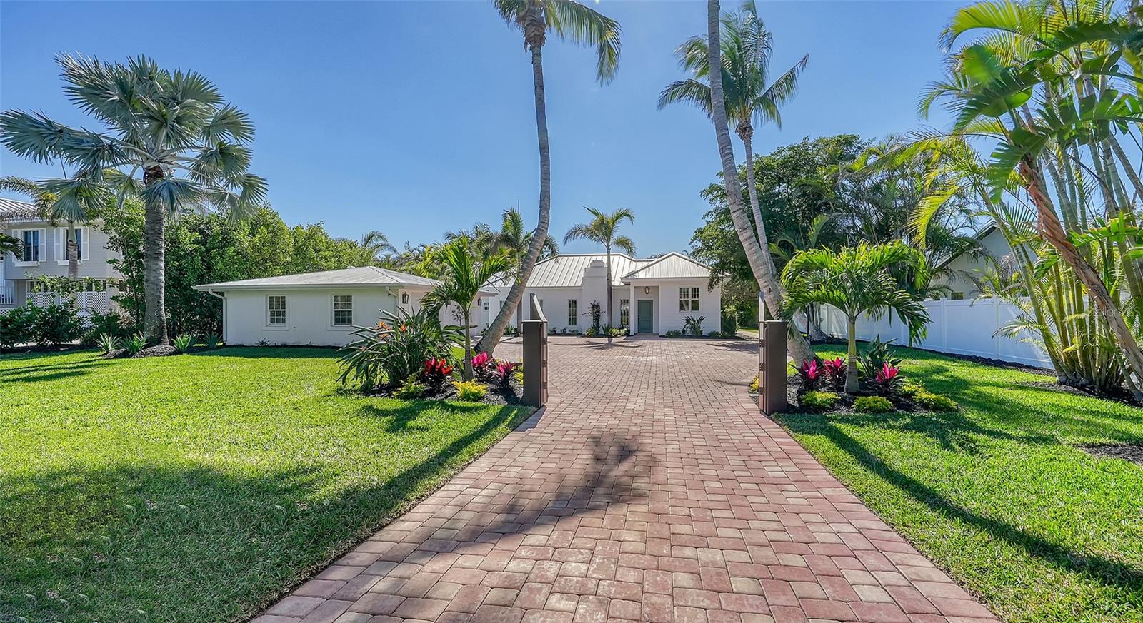 SLEEPY LAGOON - Residential