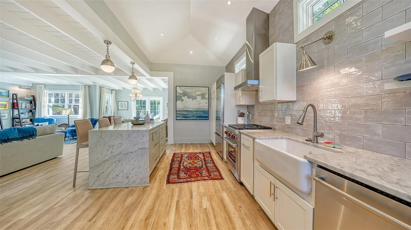 SLEEPY LAGOON - Residential