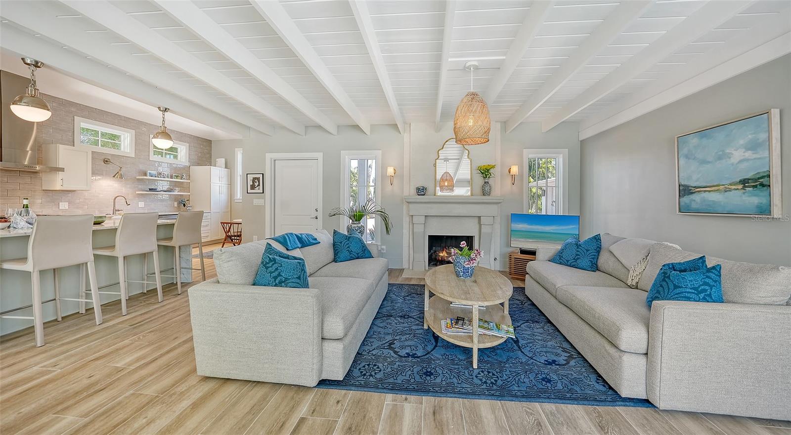 SLEEPY LAGOON - Residential