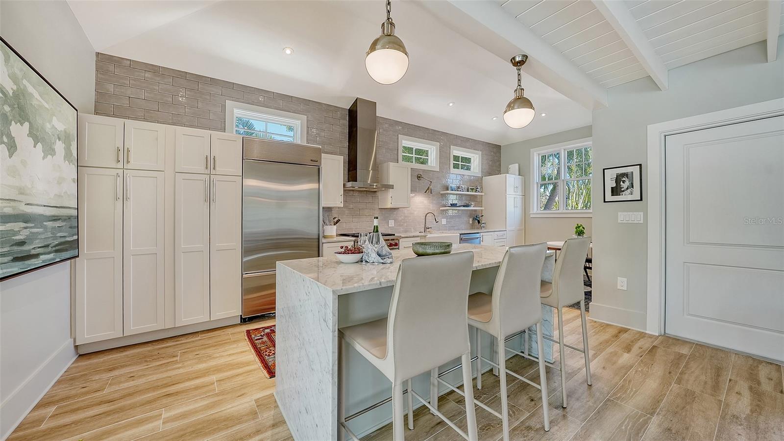 SLEEPY LAGOON - Residential