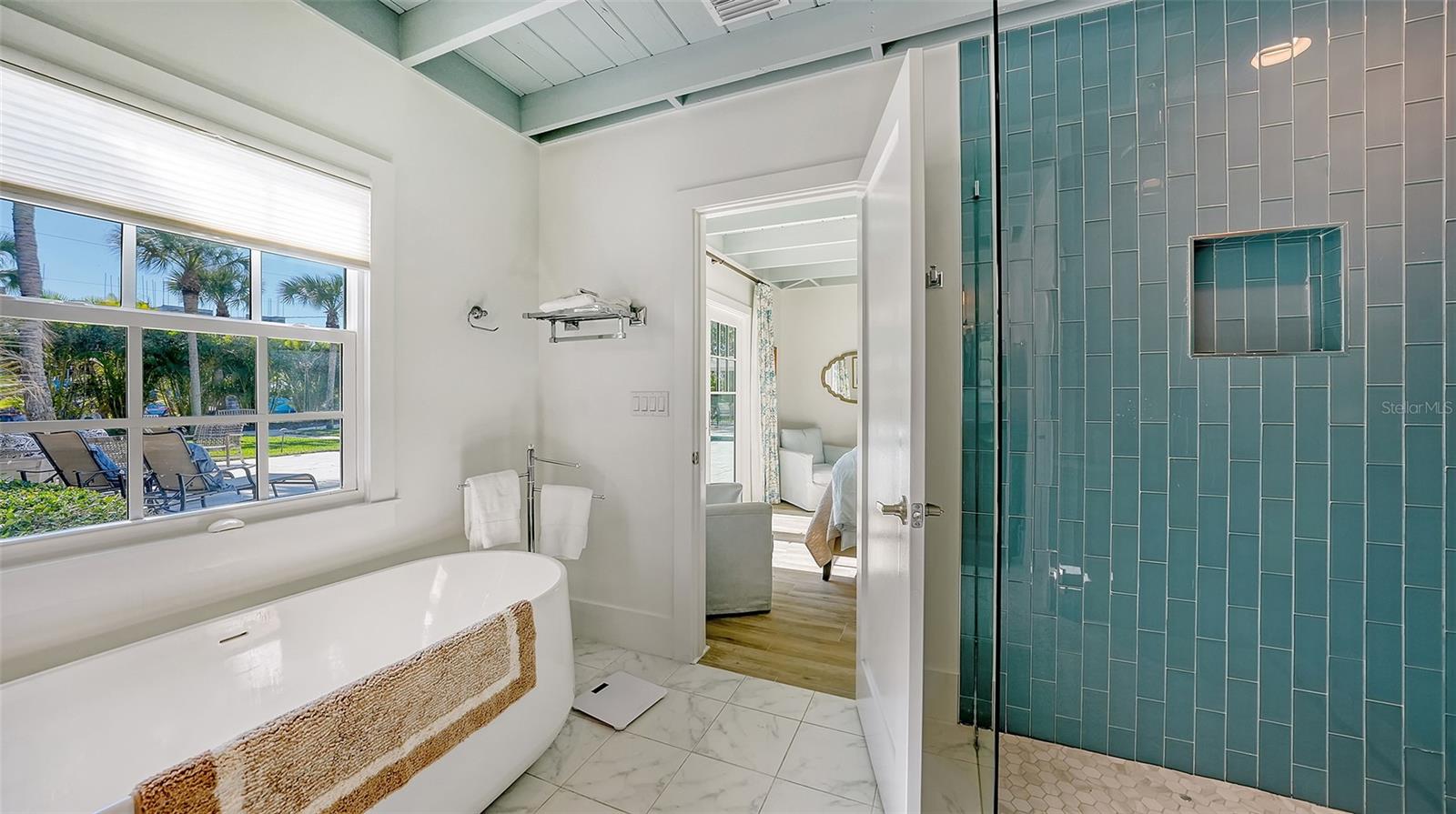 SLEEPY LAGOON - Residential