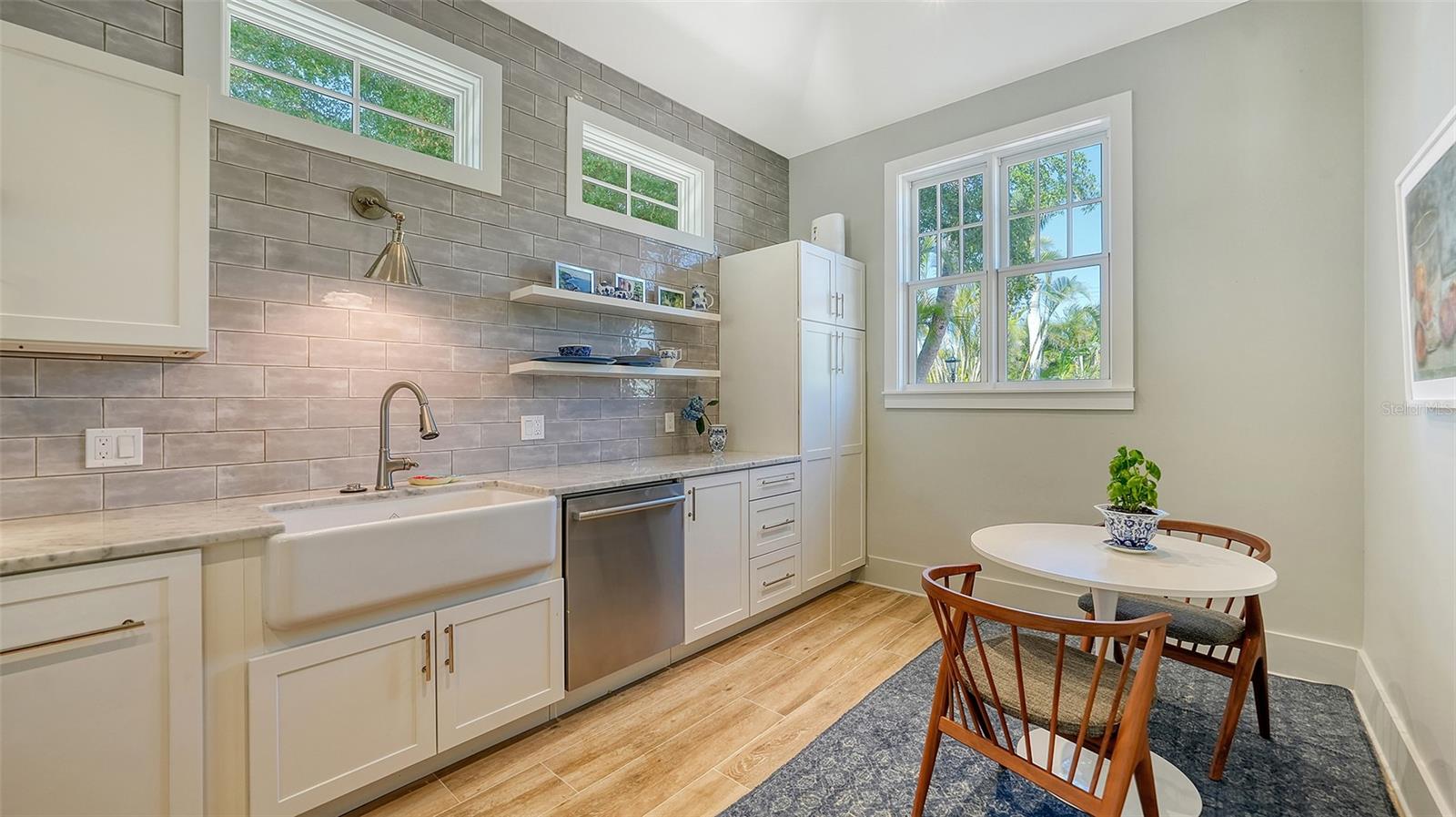 SLEEPY LAGOON - Residential