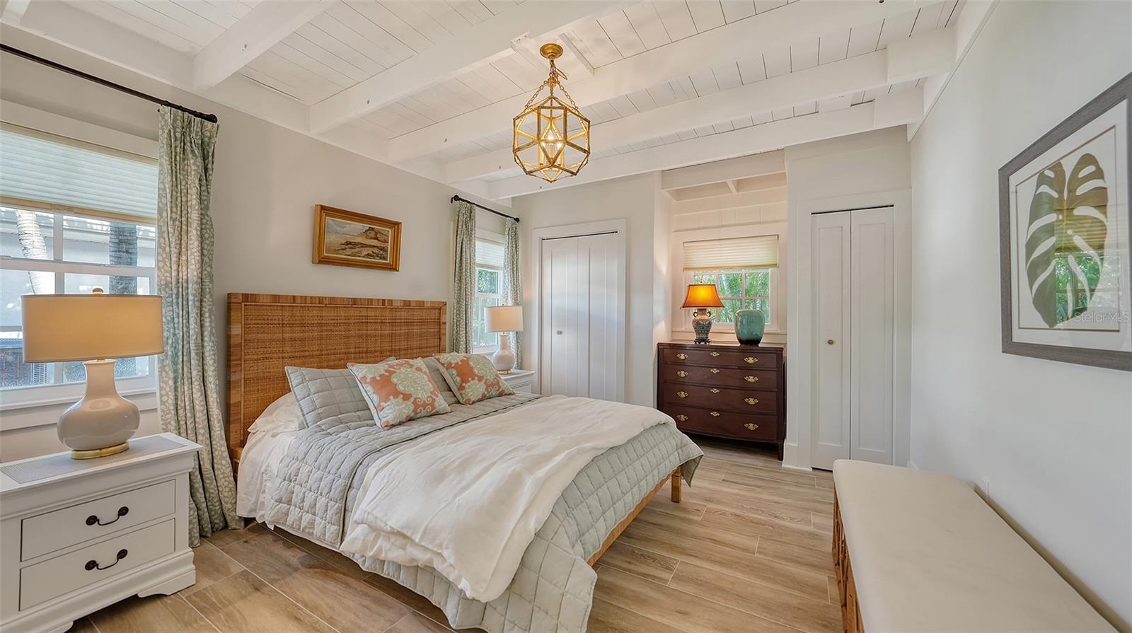 SLEEPY LAGOON - Residential