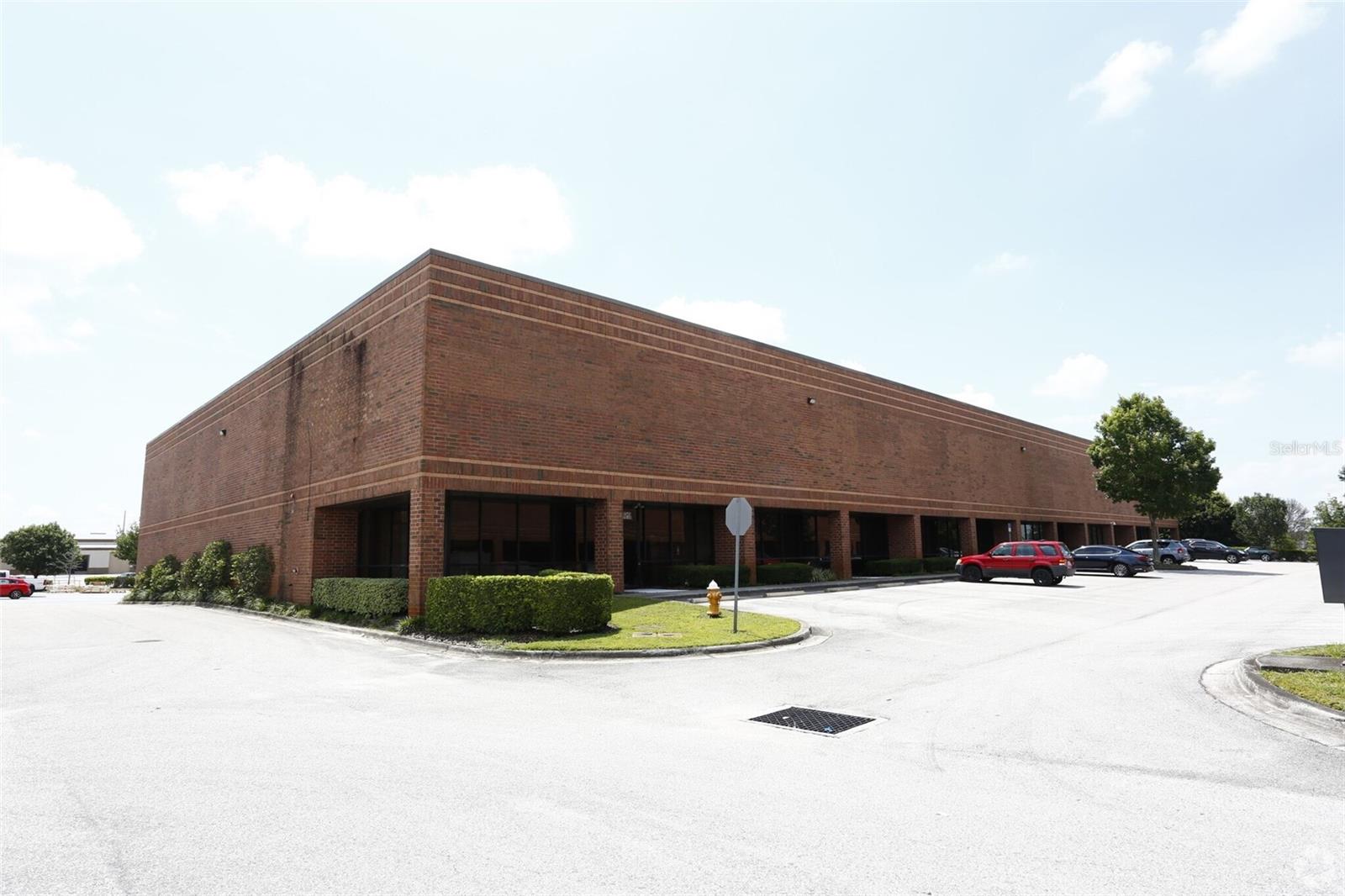Available for sublease — 2,500± SF of industrial/flex space at 2335 Commerce Point Drive, Suite 180, Lakeland, FL 33803. This turnkey property is offered at a below-market rate, providing exceptional value in a sought-after location. Ideal for a variety of business uses. For full details and to discuss suitability for your operations, contact Dejahné Johnson to coordinate your tour.