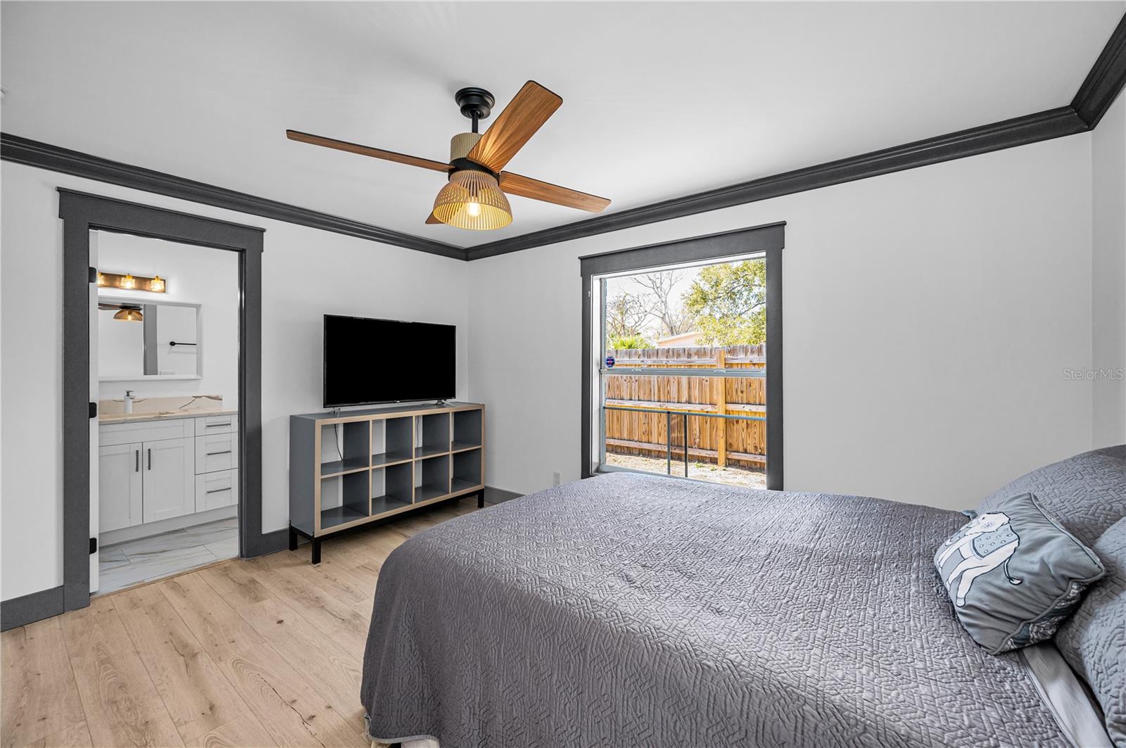 SHADOW LAWN - Residential