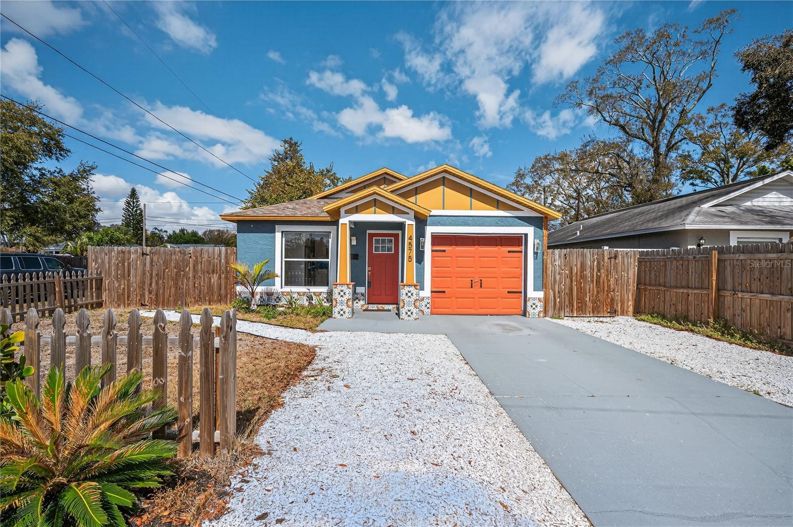 SHADOW LAWN - Residential