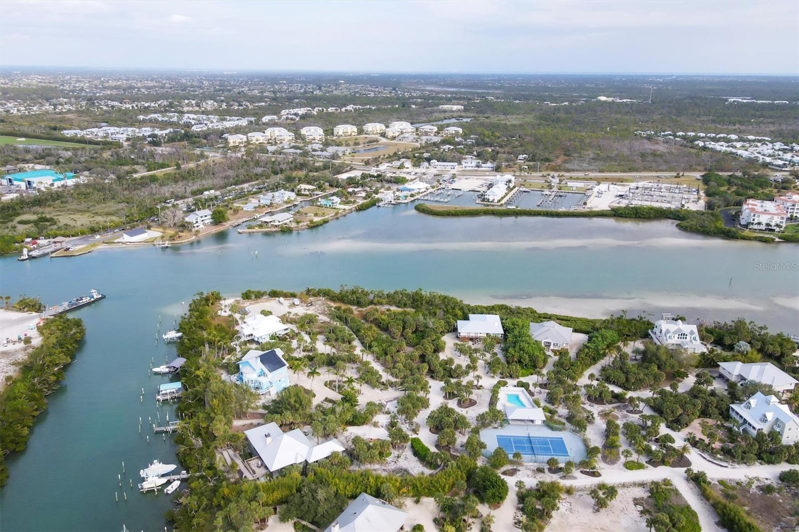 POINTE BOCILLA LAND CONDO - Land