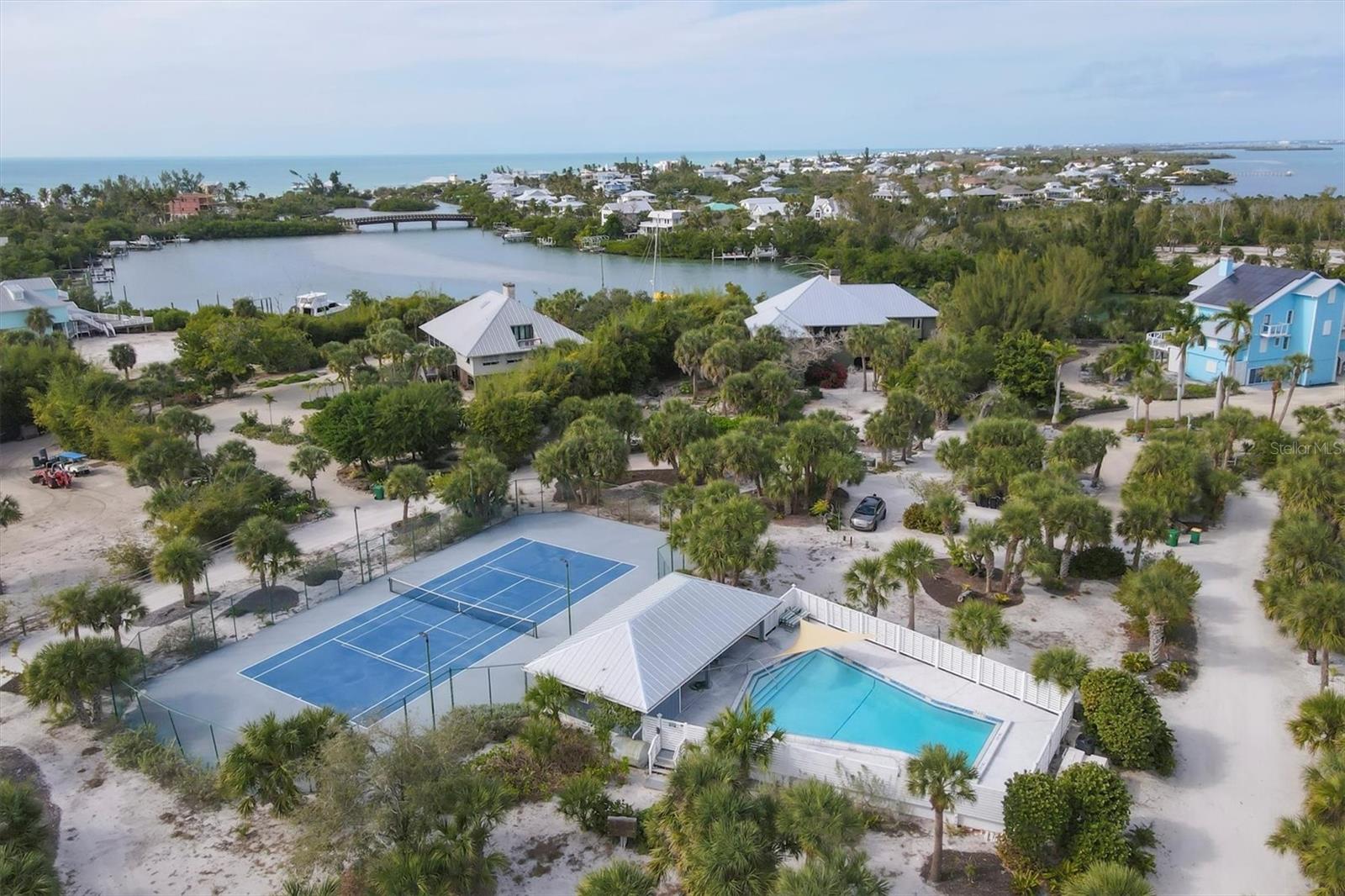 POINTE BOCILLA LAND CONDO - Land