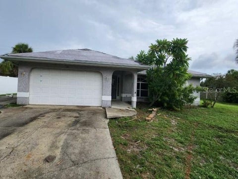 Photo of 656 Azure Road, Venice, FL 34293 (MLS # O6450288)