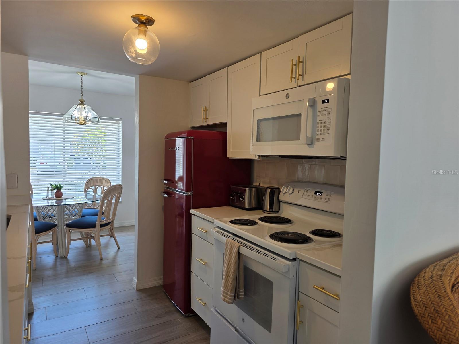 WOODSIDE VILLAGE CONDO - Residential