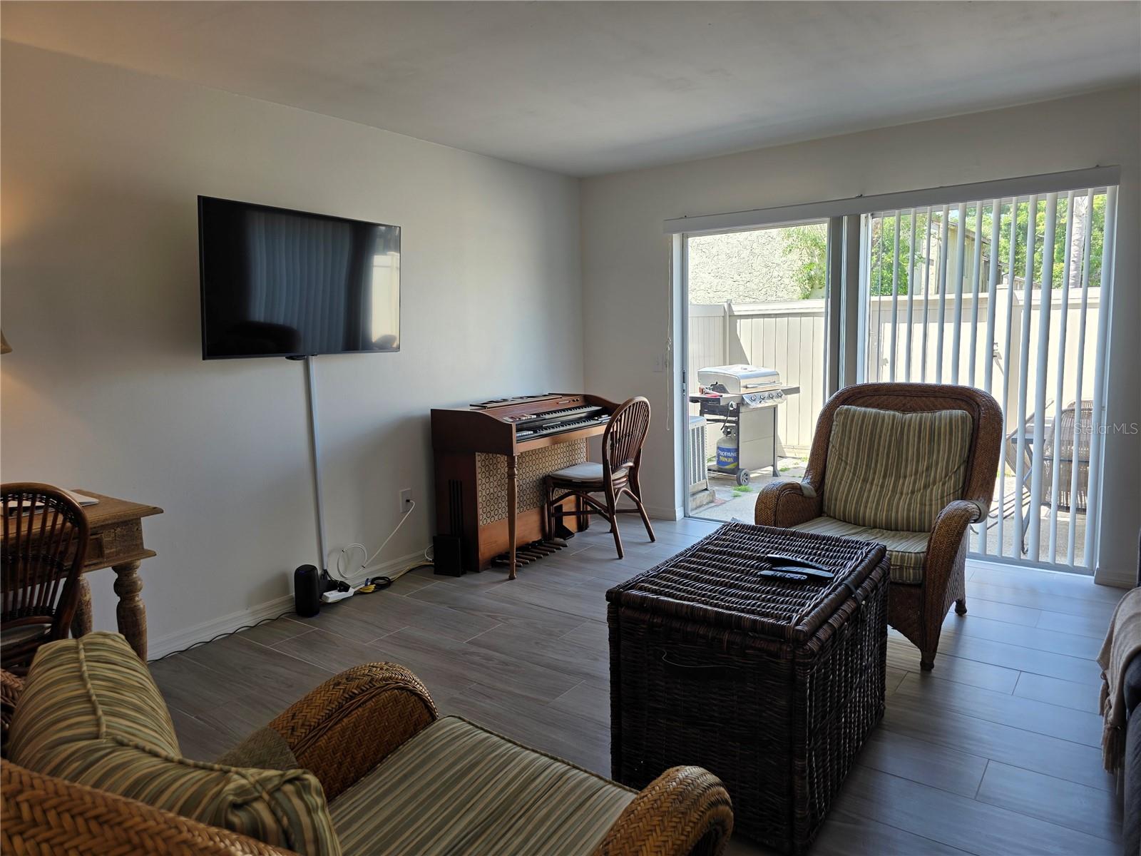 WOODSIDE VILLAGE CONDO - Residential