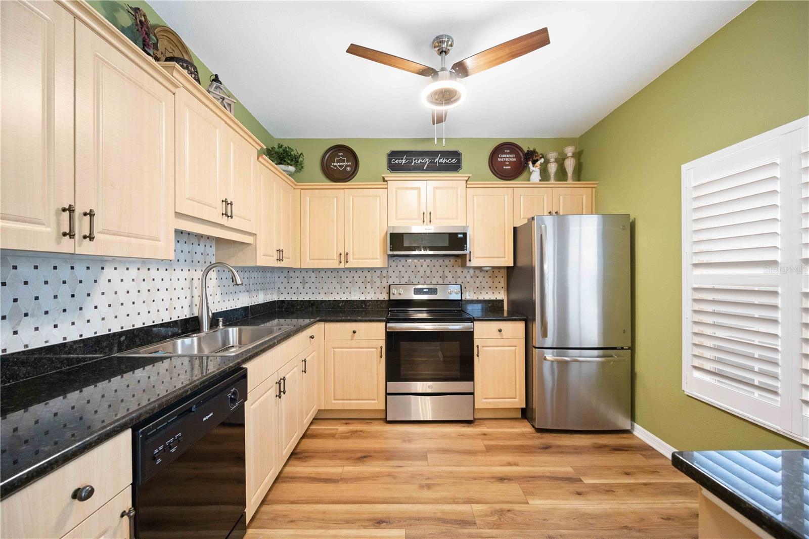 CAROLINA LANDINGS AT UNIVERSITY PLACE A - Residential Lease