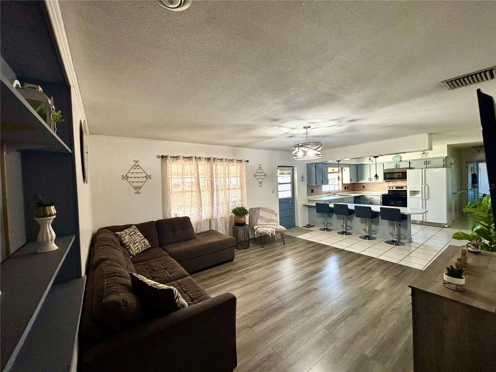 628 W SEMINOLE AVENUE