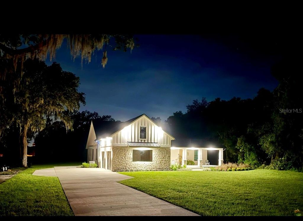 Photo of 220 Ridge Boulevard, Deland, FL 32724 (MLS # V4945116)