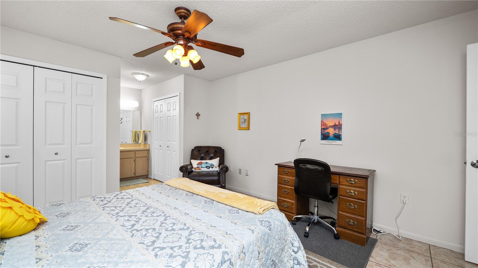 COLONNADES PH 02 - Residential