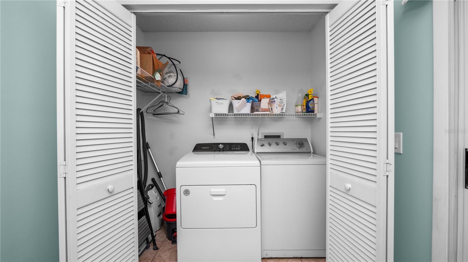 COLONNADES PH 02 - Residential