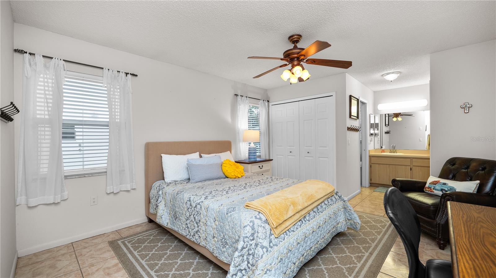 COLONNADES PH 02 - Residential