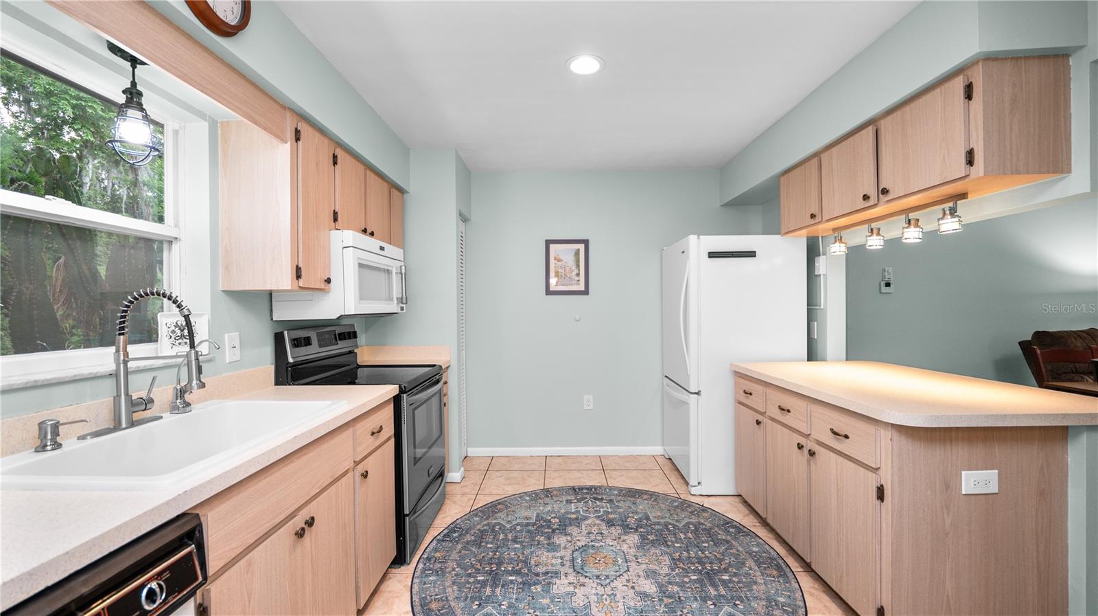 COLONNADES PH 02 - Residential