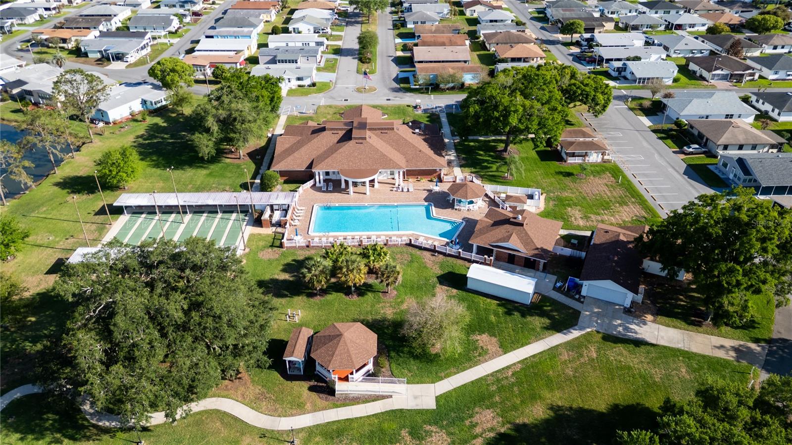 COLONNADES PH 02 - Residential