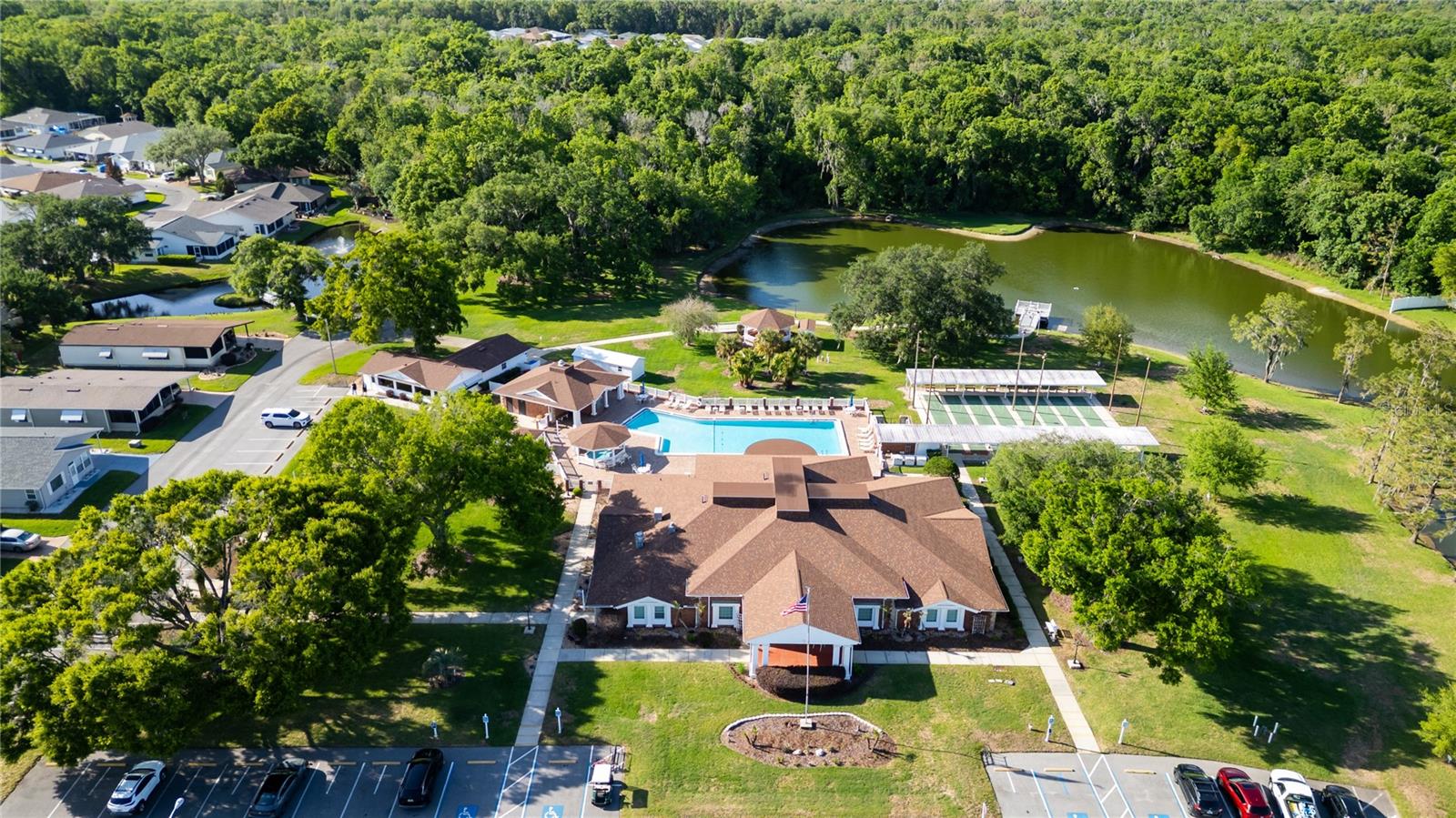 COLONNADES PH 02 - Residential