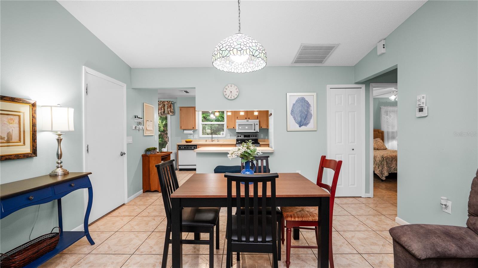 COLONNADES PH 02 - Residential