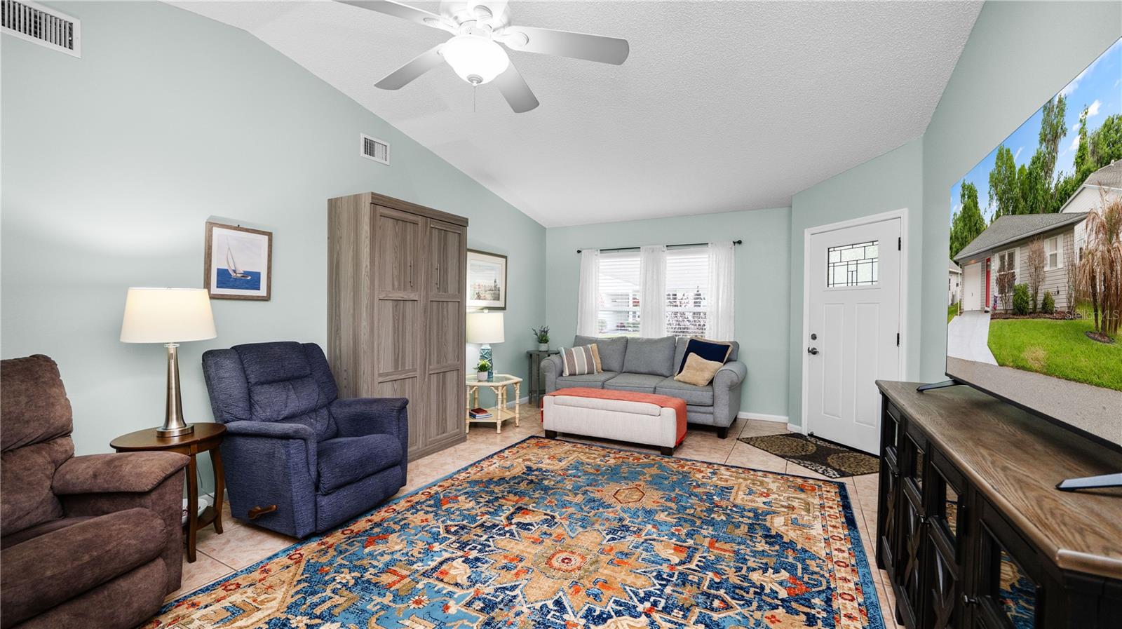 COLONNADES PH 02 - Residential