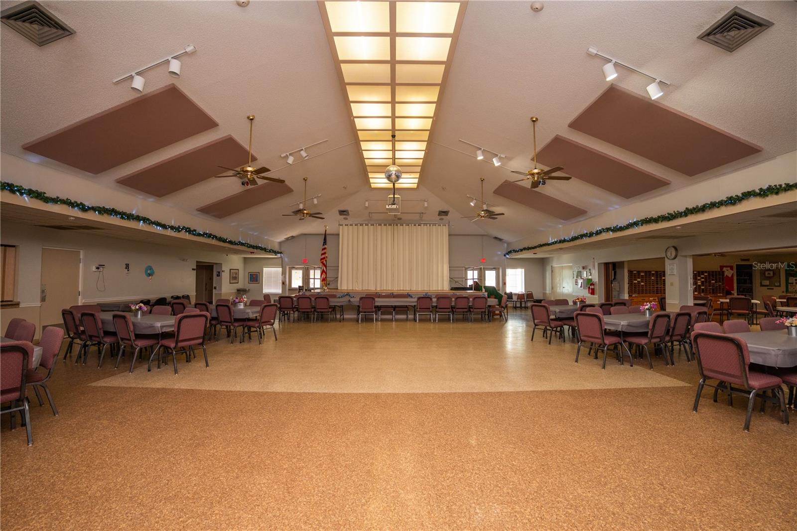 COLONNADES PH 02 - Residential