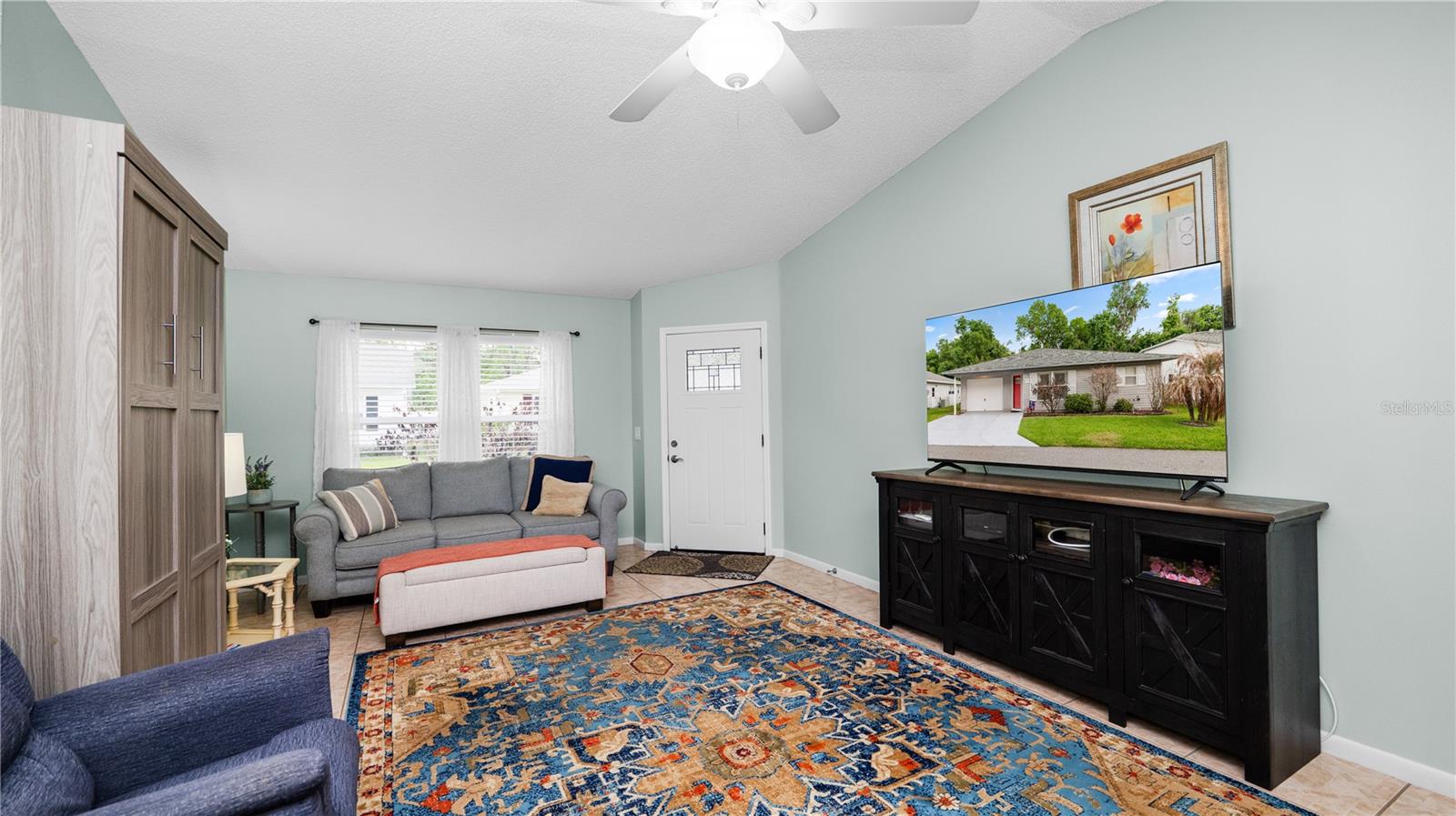 COLONNADES PH 02 - Residential