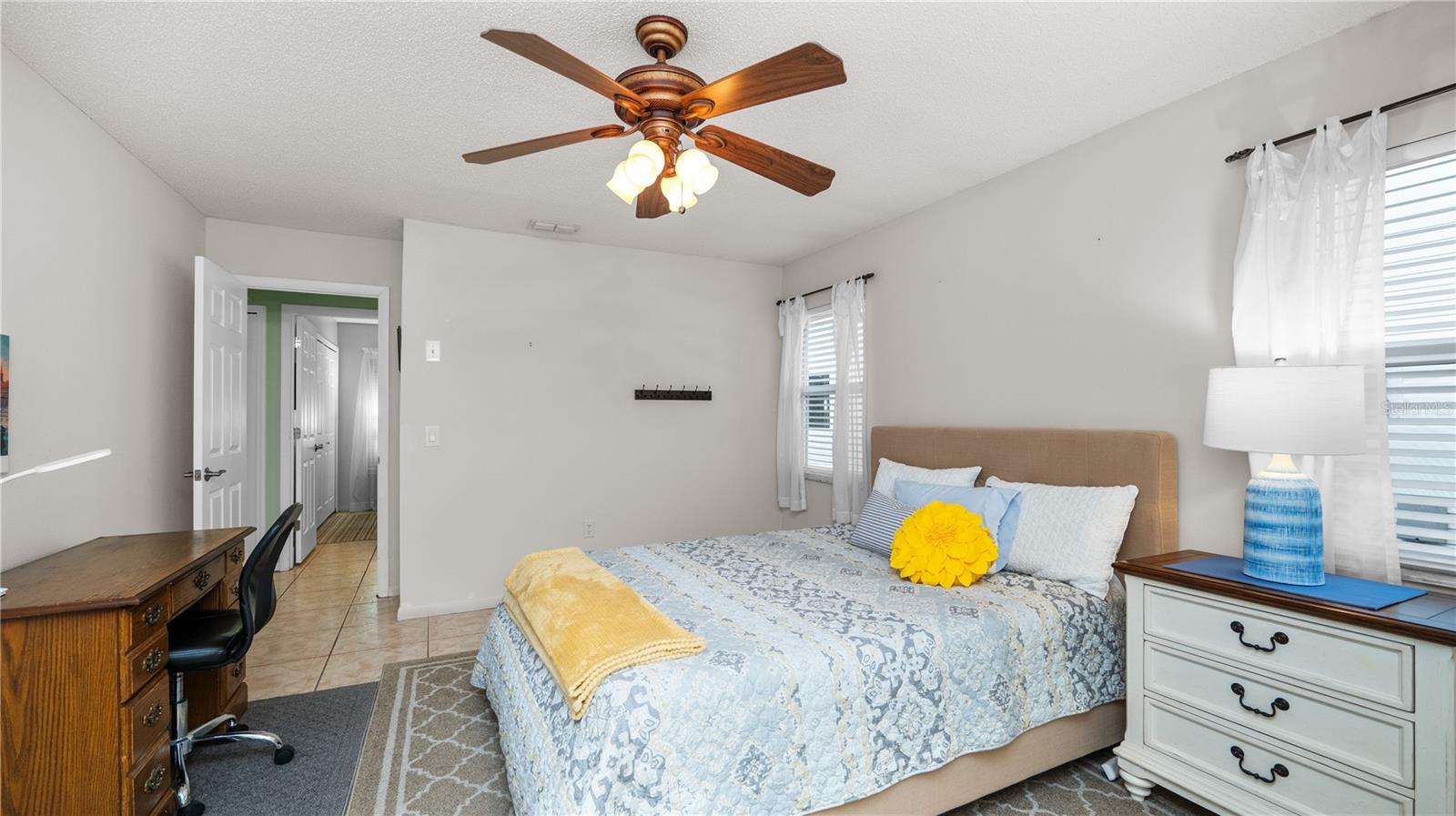 COLONNADES PH 02 - Residential