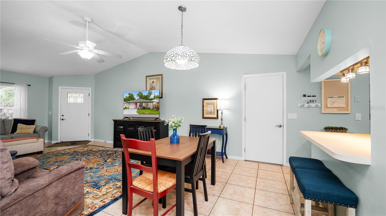 COLONNADES PH 02 - Residential